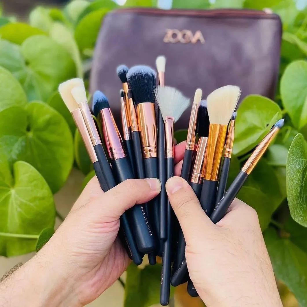 15pcs/set Premium Quality Makeup Brushes with Pouch