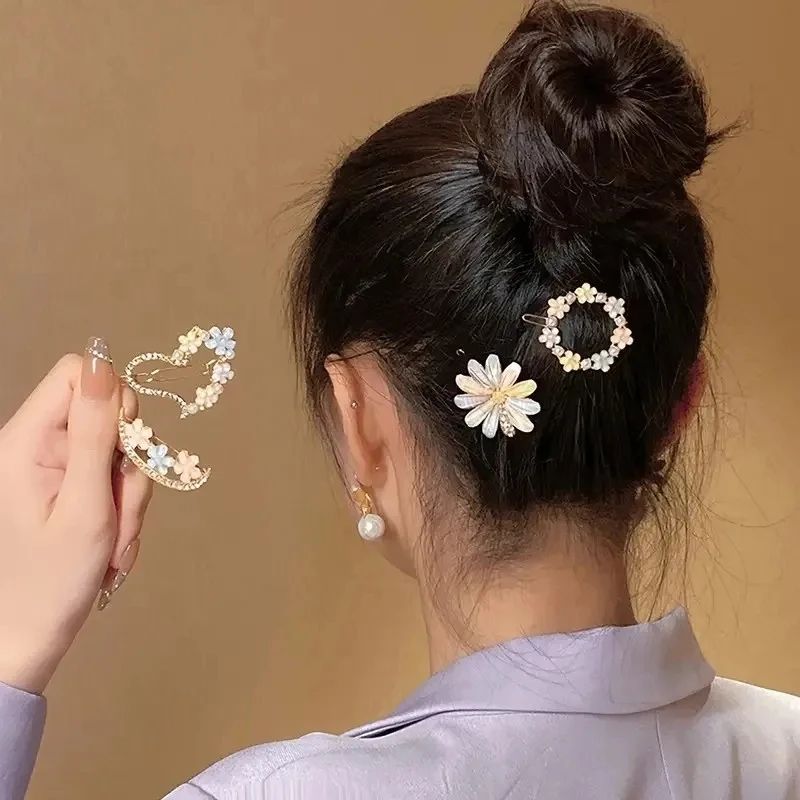 4pcs Elegant and Unique Flower Rhinestone Hair Clip, Rhinestone Pearl Hair Clip Set