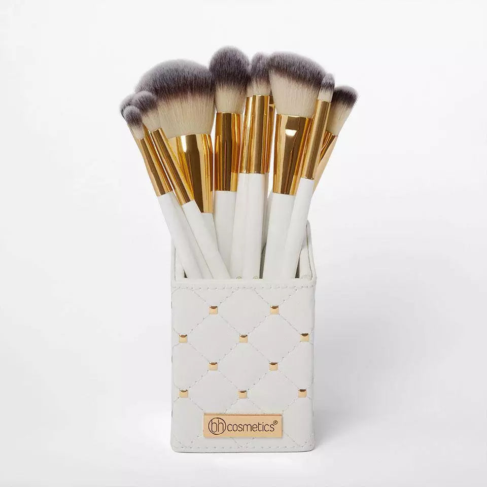 12pcs/set Bucket Makeup Brushes Super Soft Eyeshadow Foundation Face Powder Blush Full Set of Brushes Soft Hair Tools