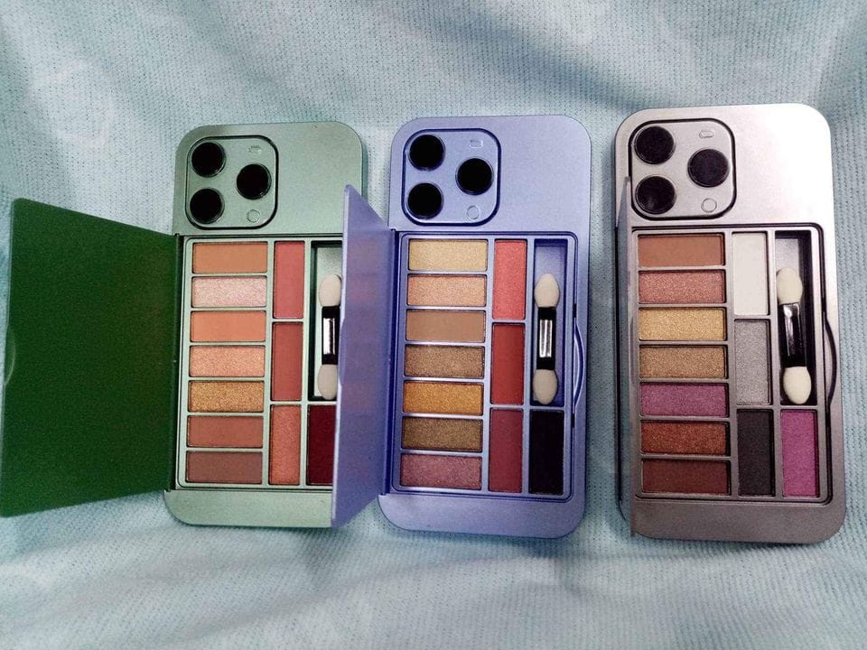 Mobile Eyeshadow Palette