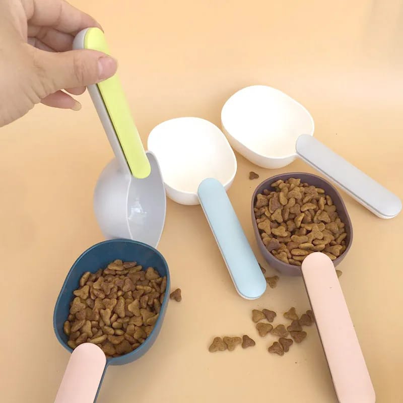 2 in 1 Household Multifunction Cereal Spoon with Shopping Bag Sealing Clip Pet Cats Dogs Food Shovel Feeding Scoop Mutli-function Plastic Spoon