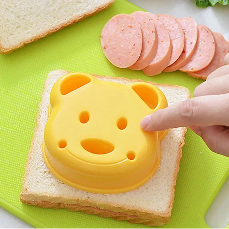 Sandwich Mold Bear Shape Sandwich Mold Cutter Cake Biscuit Bread Sandwich Shapers Maker for Kids Pastry Tools